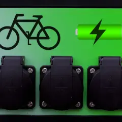 Jak długo ładować rower elektryczny? Czas ładowania, który musisz znać