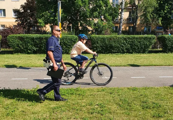 Czy można jeździć rowerem bez karty rowerowej? Sprawdź wymagania prawne