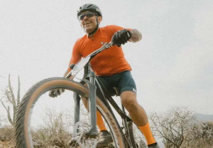 Gravel, trekking czy MTB? Jak wybrać rower do jazdy po asfalcie, szutrach i lekkim terenie?