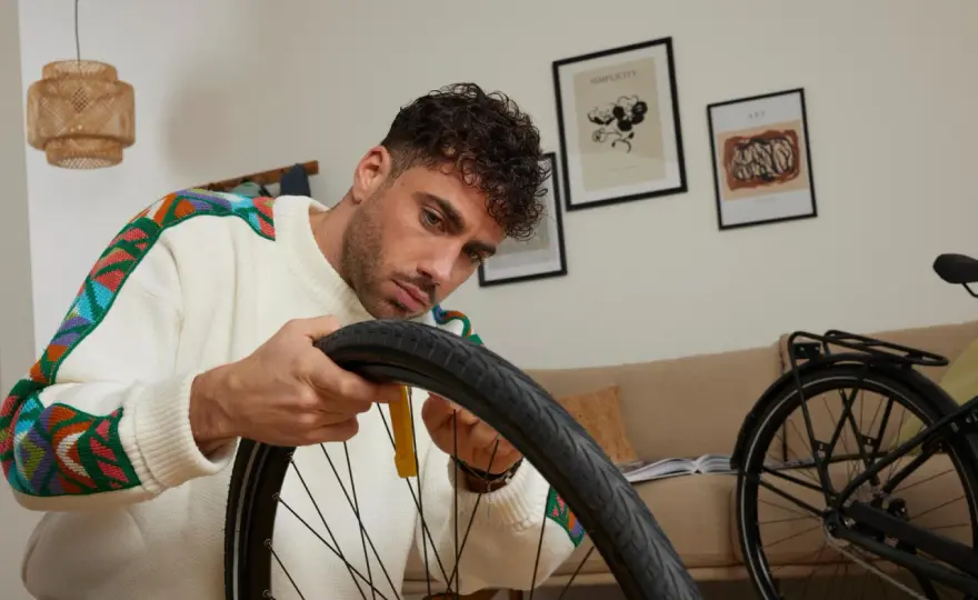 Jak naprawić dętkę rowerową? Klejenie krok po kroku