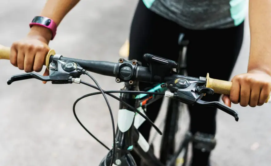 Licznik rowerowy z Action – montaż, ustawienia, nawigacja